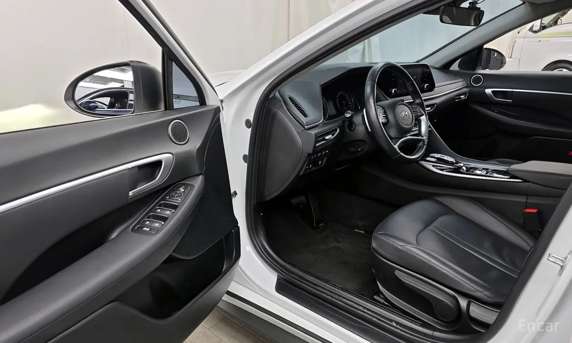 Фото 10 - Hyundai Sonata