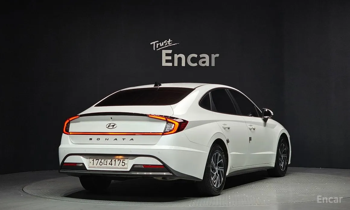 Фото 2 - Hyundai Sonata