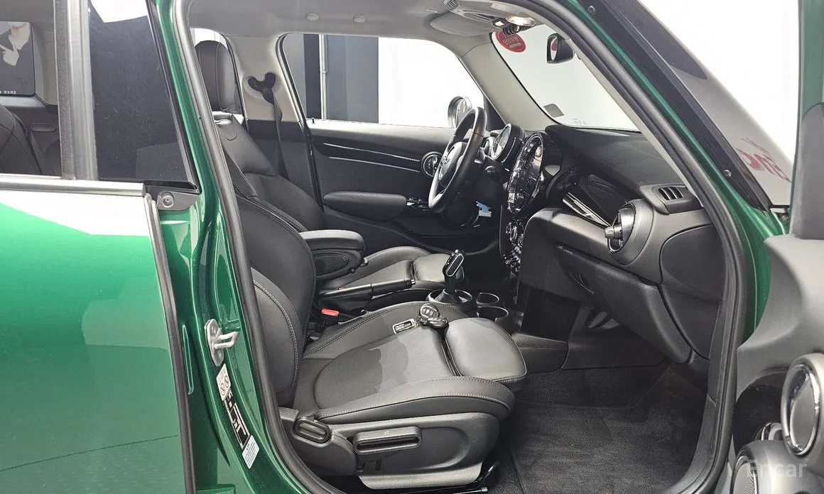 Фото 11 - Mini Cooper