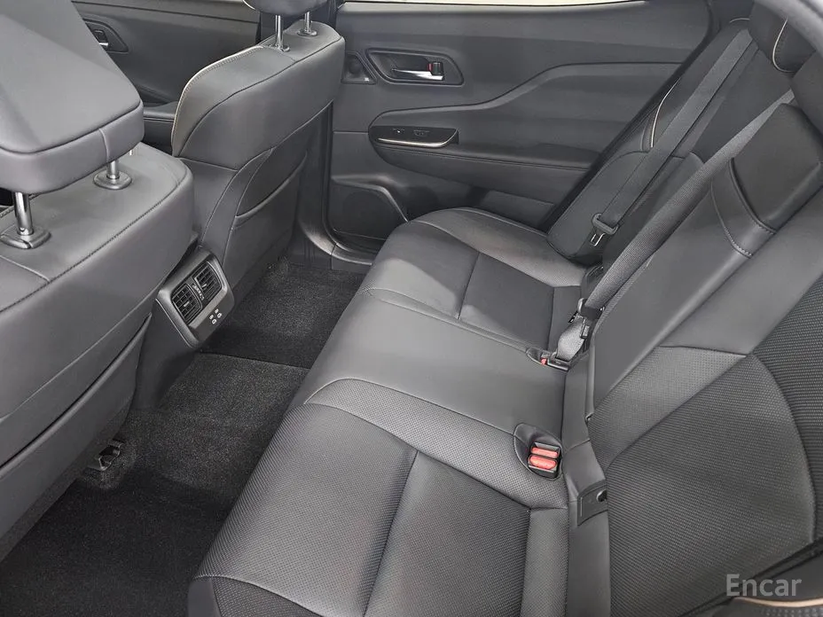 Toyota Crown 2023 2.4 4WD Dual Boost HYbrid
