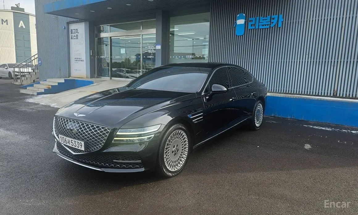 Фото 1 - Genesis G80