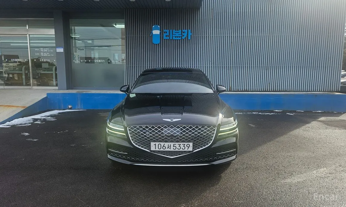 Фото 2 - Genesis G80