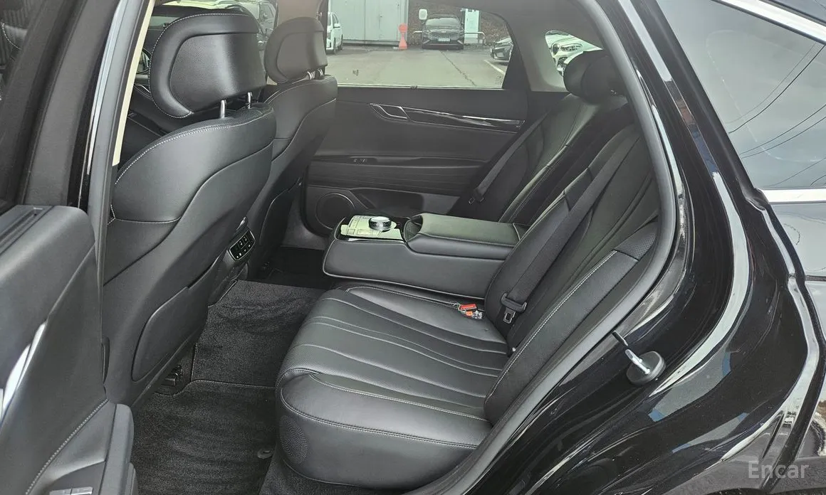 Фото 8 - Genesis G80