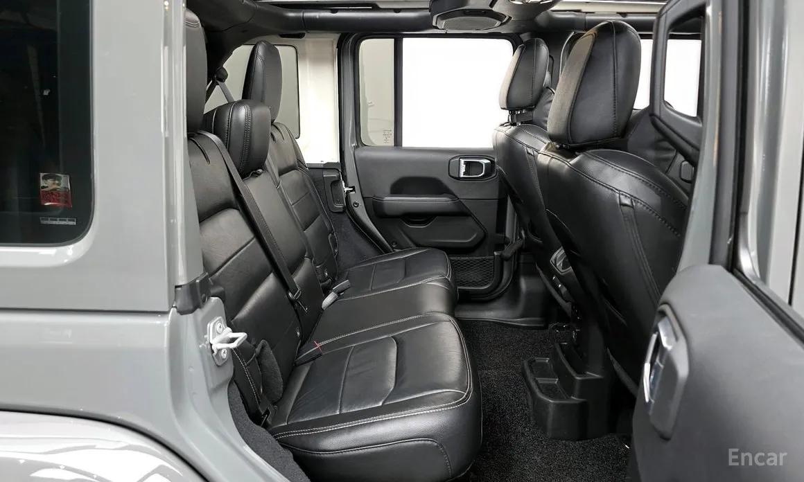 Фото 12 - Jeep Wrangler