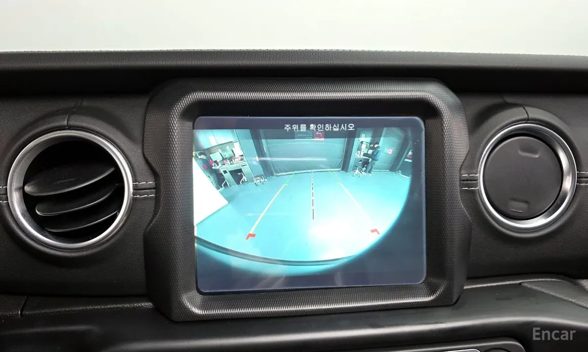 Фото 17 - Jeep Wrangler