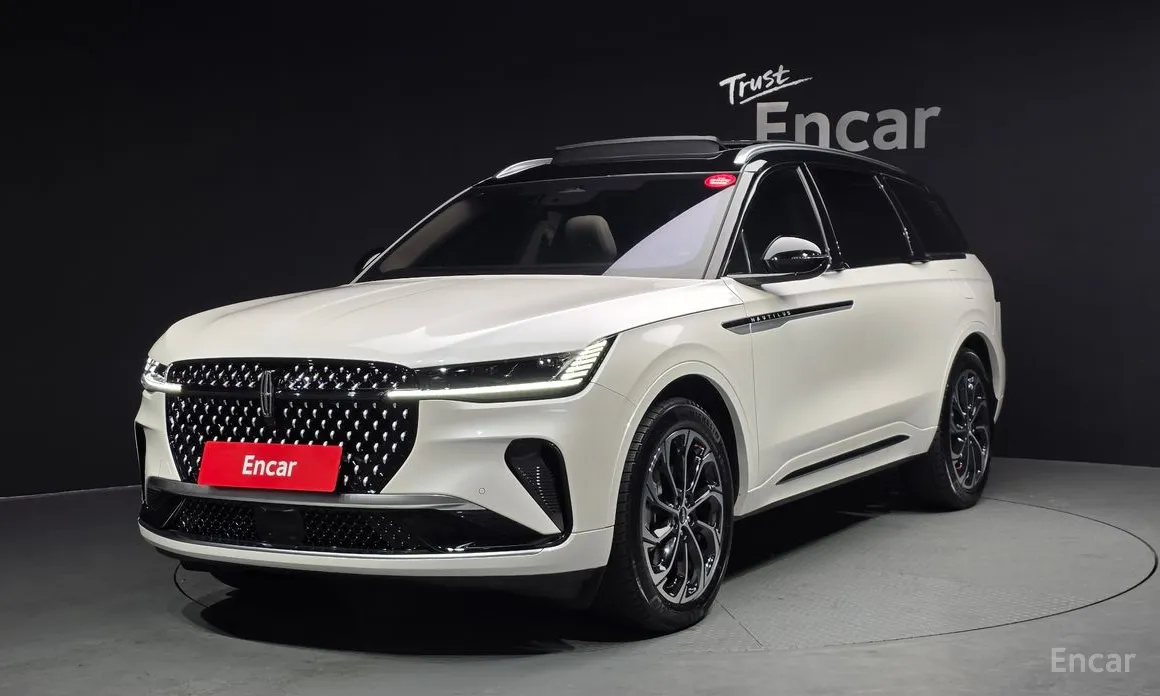 Фото 1 - Lincoln Nautilus