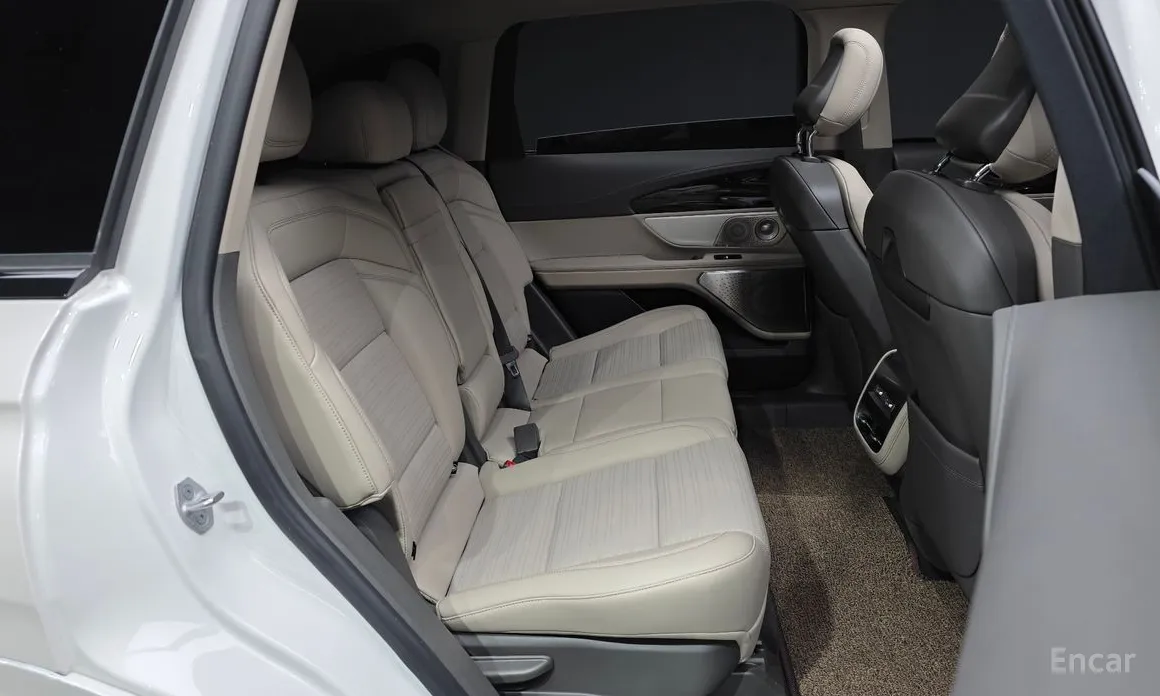 Фото 12 - Lincoln Nautilus