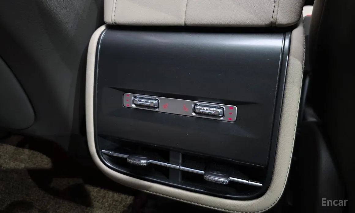 Фото 19 - Lincoln Nautilus