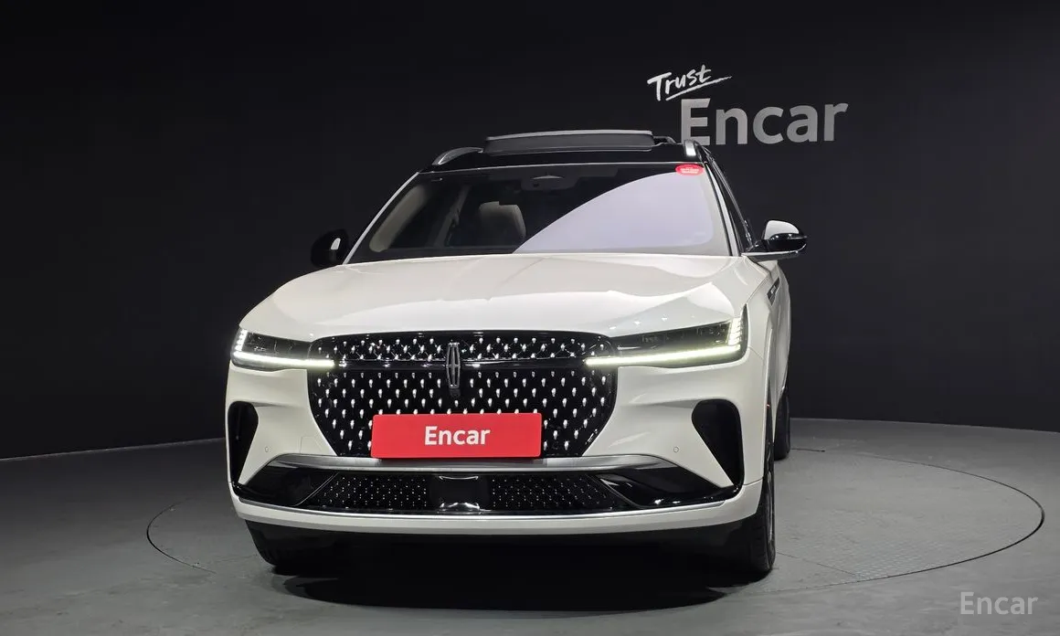 Фото 3 - Lincoln Nautilus