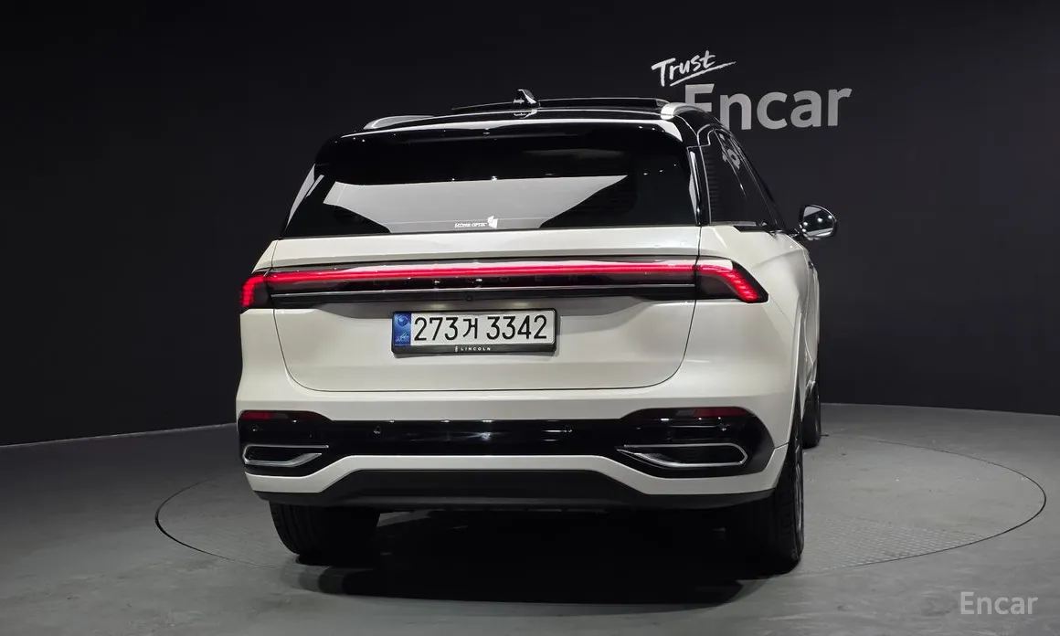 Фото 4 - Lincoln Nautilus