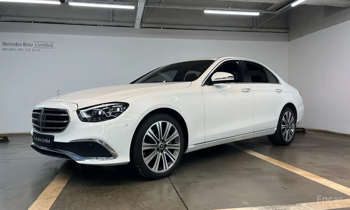 Фото 1 - Mercedes-Benz E-Class