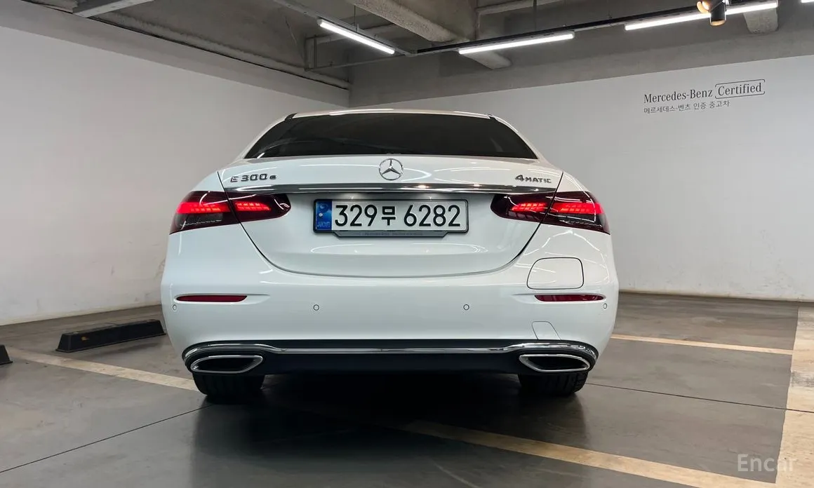 Фото 3 - Mercedes-Benz E-Class