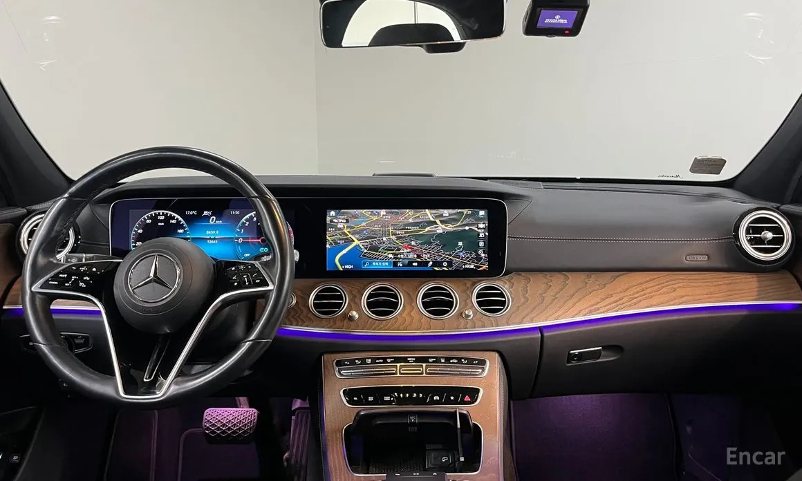 Фото 4 - Mercedes-Benz E-Class