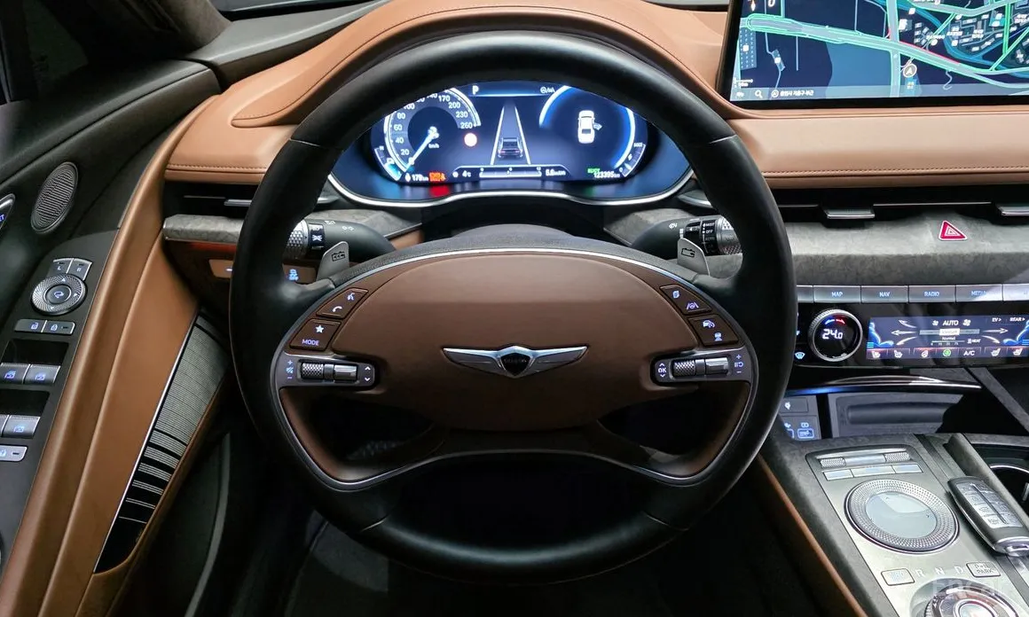 Фото 13 - Genesis G80