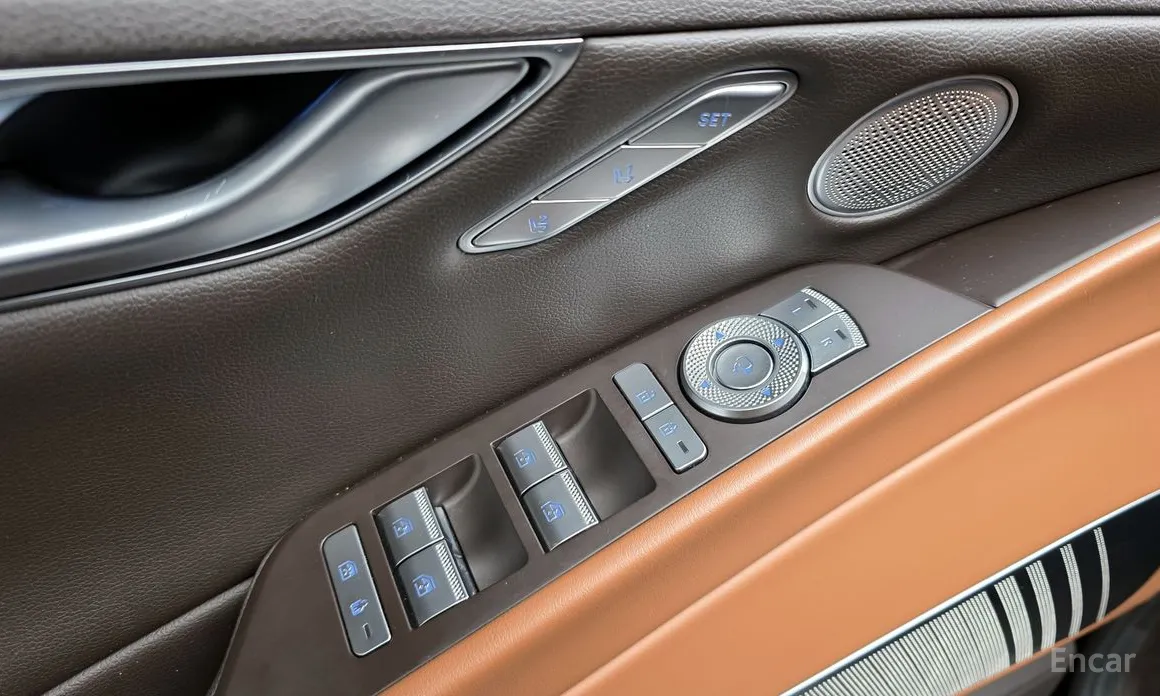 Фото 14 - Genesis G80