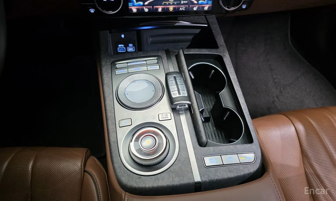 Фото 9 - Genesis G80