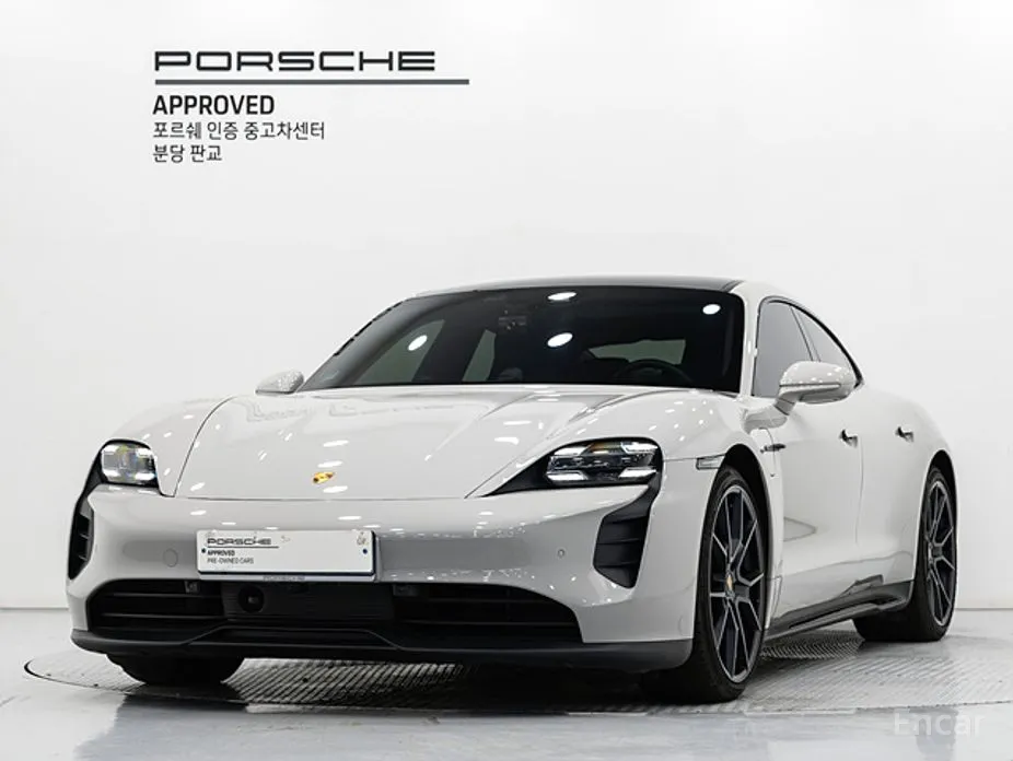 Фото 1 - Porsche Taycan