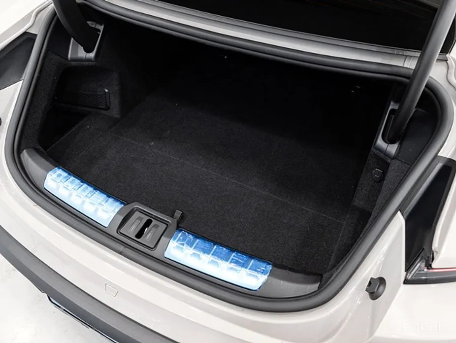 Фото 14 - Porsche Taycan