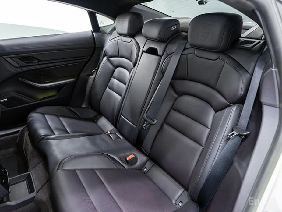 Фото 18 - Porsche Taycan