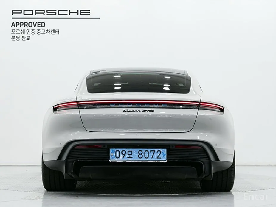 Фото 4 - Porsche Taycan