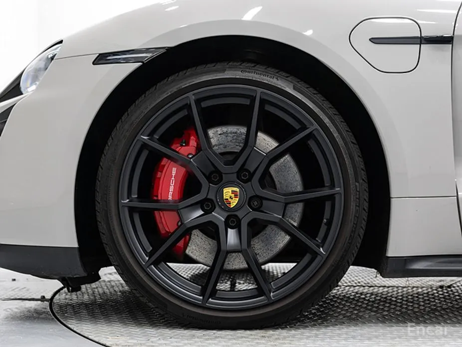 Фото 5 - Porsche Taycan