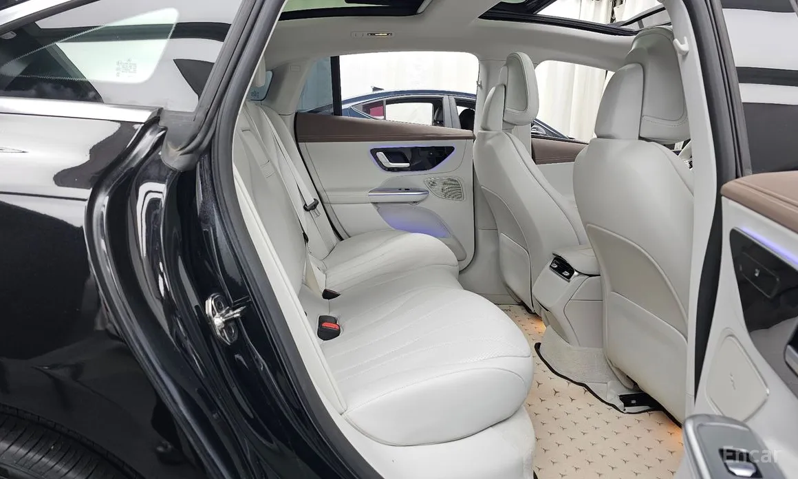 Фото 12 - Mercedes-Benz EQE