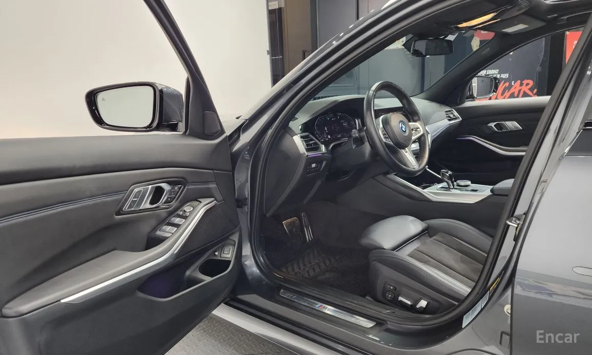 Photo 10 - BMW 3 Series