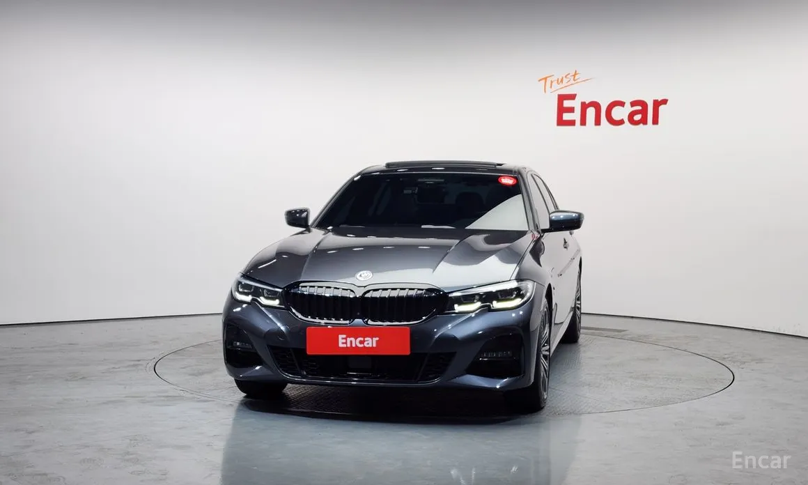 Photo 3 - BMW 3 Series