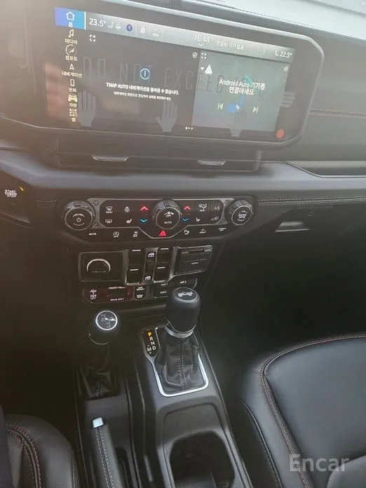 Фото 3 - Jeep Wrangler