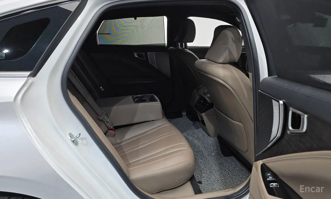 Фото 12 - Kia K8