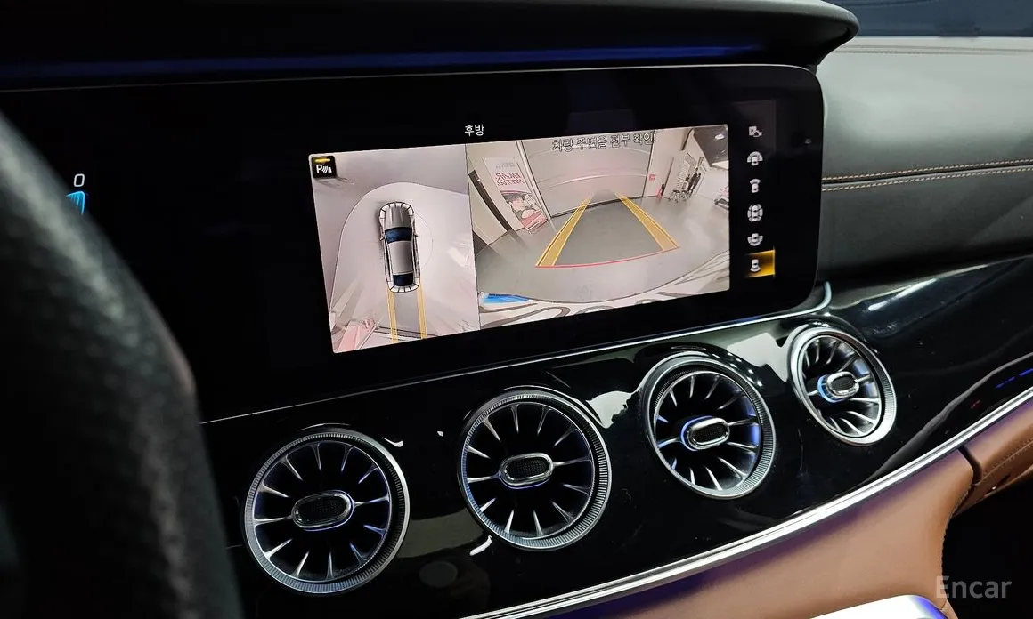 Фото 16 - Mercedes-Benz AMG GT