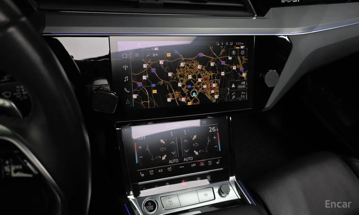 Фото 14 - Audi e-tron