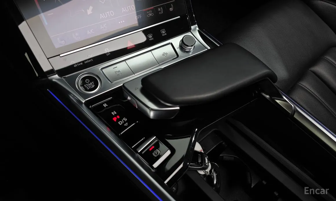 Фото 9 - Audi e-tron