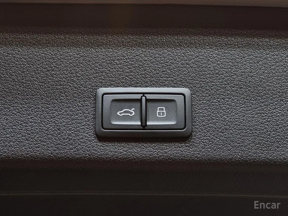 Фото 15 - Audi Q8 e-tron