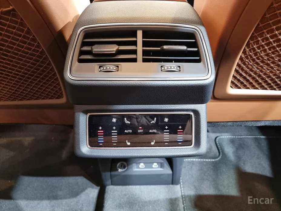 Фото 18 - Audi Q8 e-tron