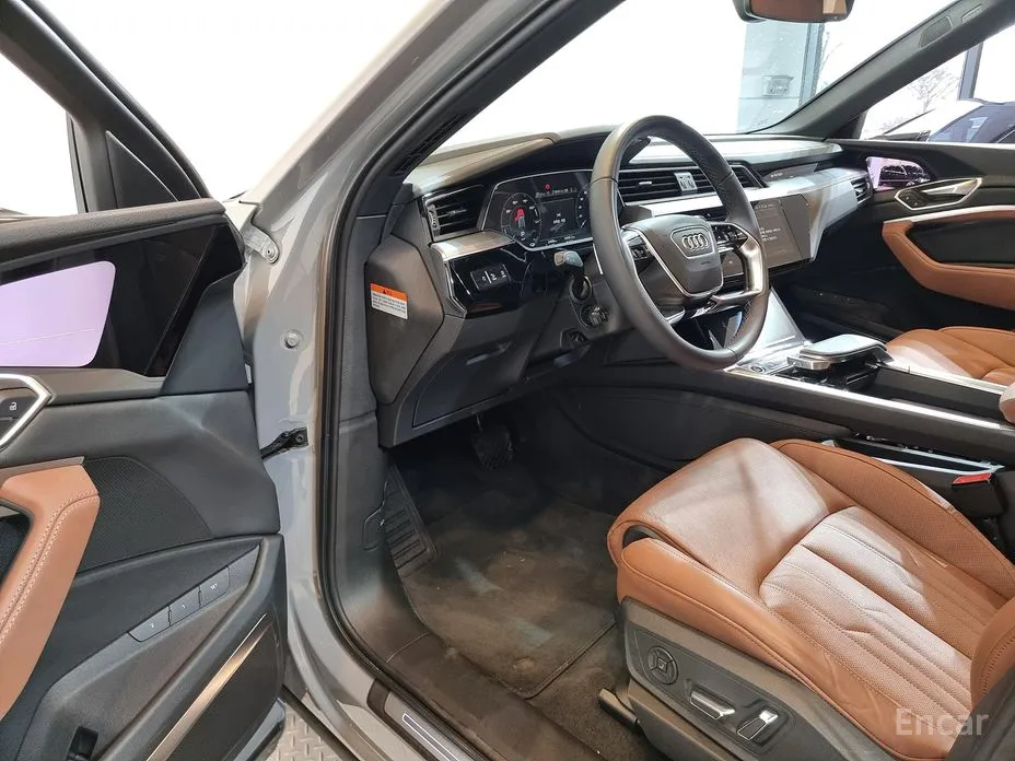 Фото 7 - Audi Q8 e-tron