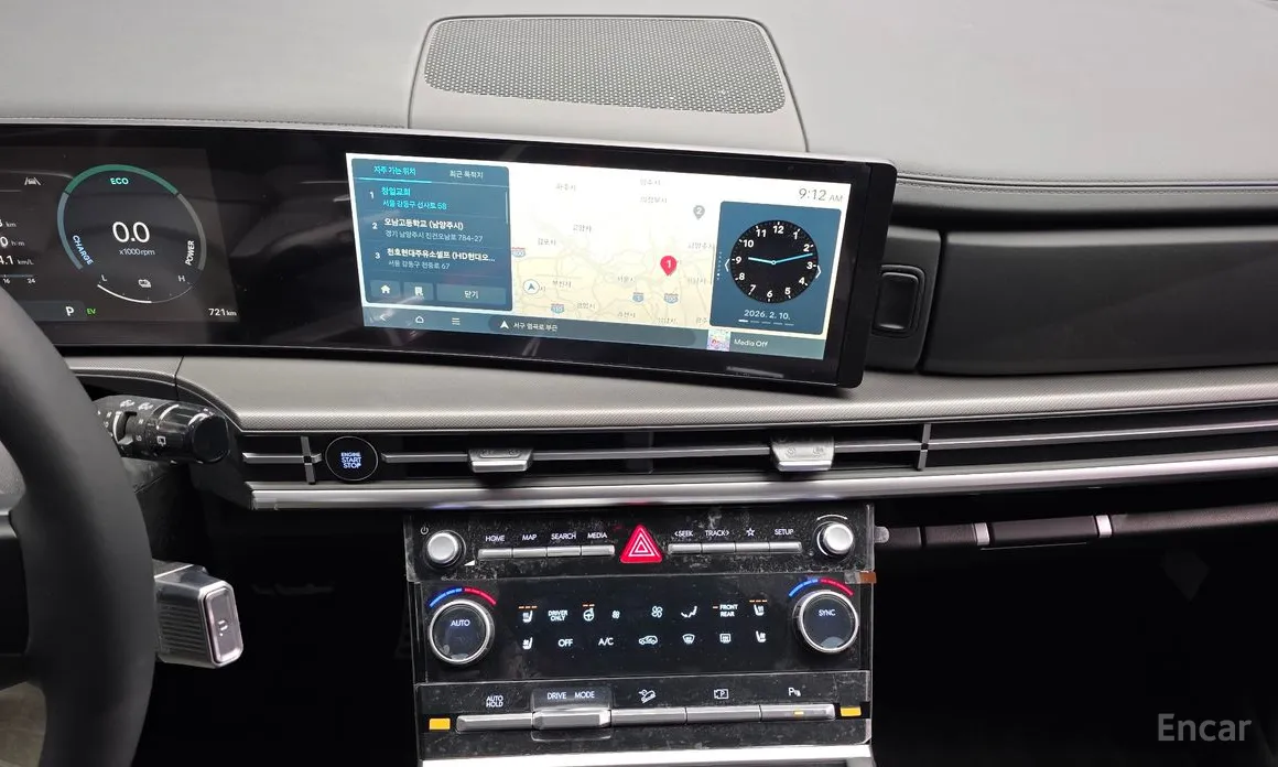 Фото 14 - Hyundai Santa Fe