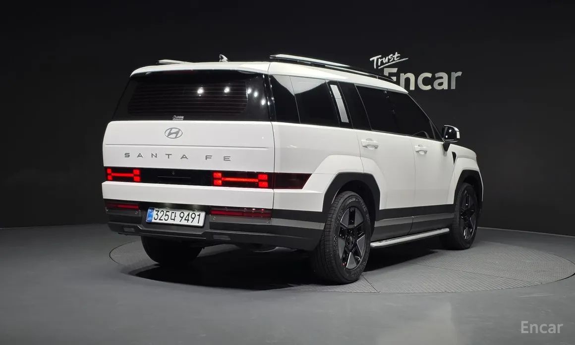 Фото 2 - Hyundai Santa Fe