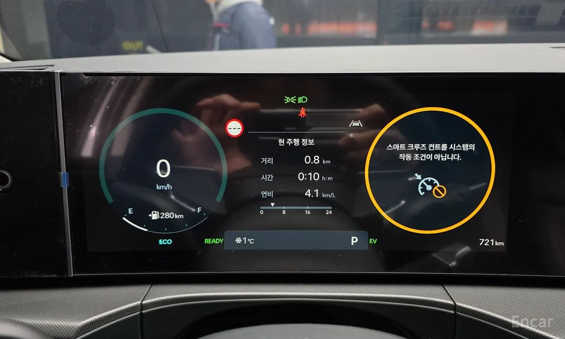 Фото 8 - Hyundai Santa Fe