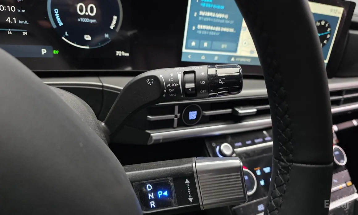 Фото 9 - Hyundai Santa Fe