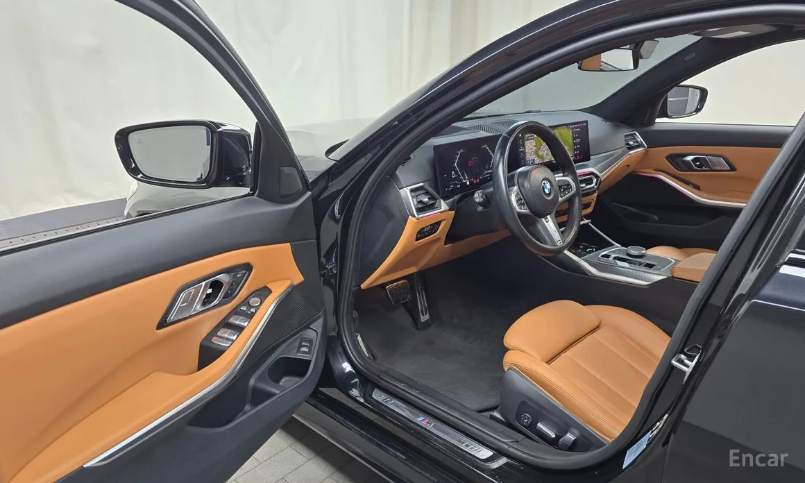 Photo 10 - BMW 3 Series