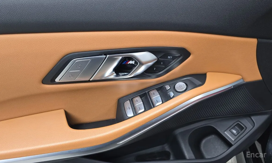 Photo 18 - BMW 3 Series