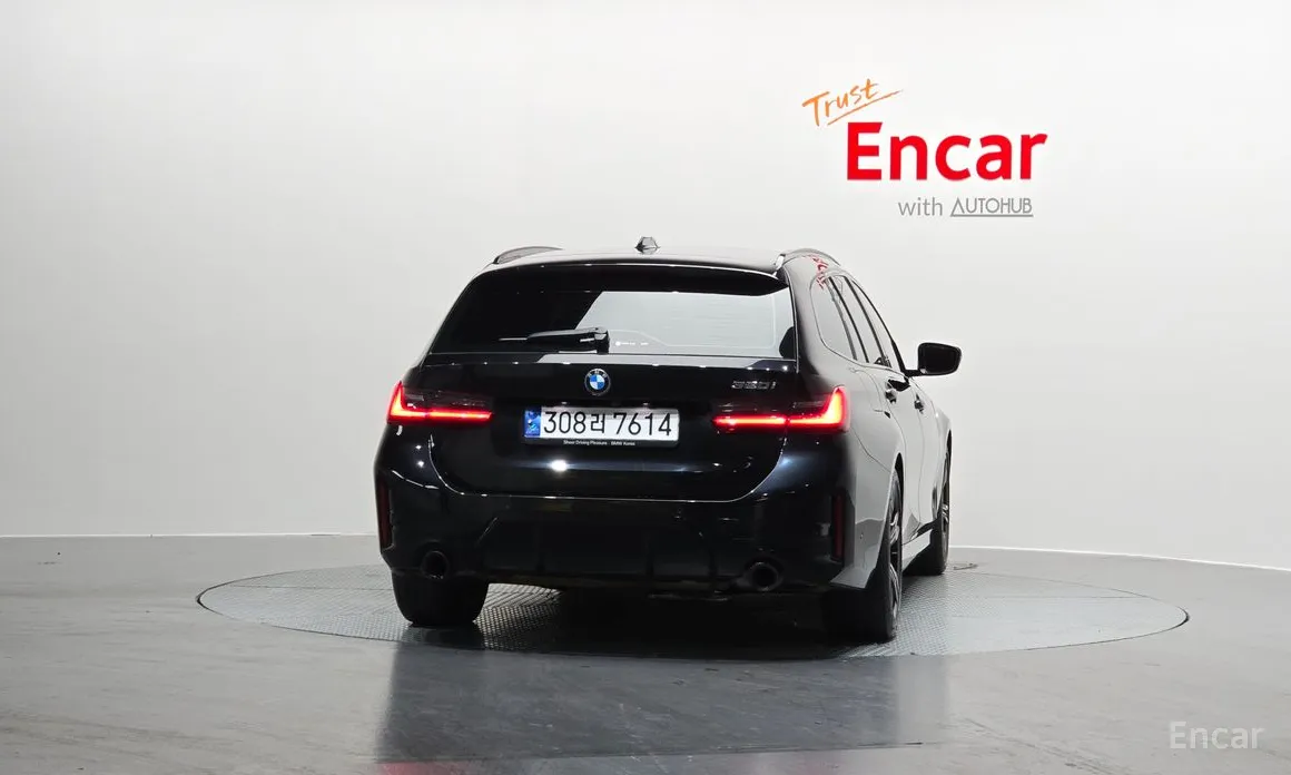 Photo 4 - BMW 3 Series