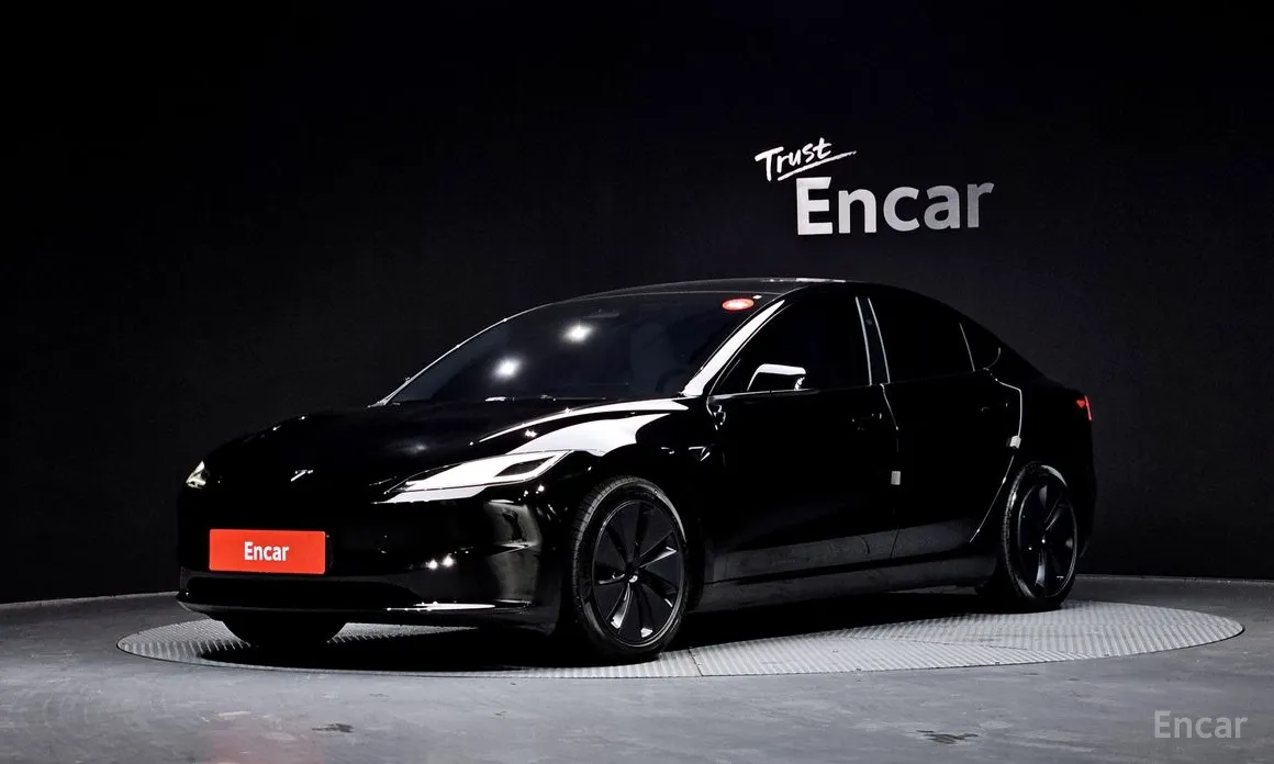 Фото 1 - Tesla Model 3