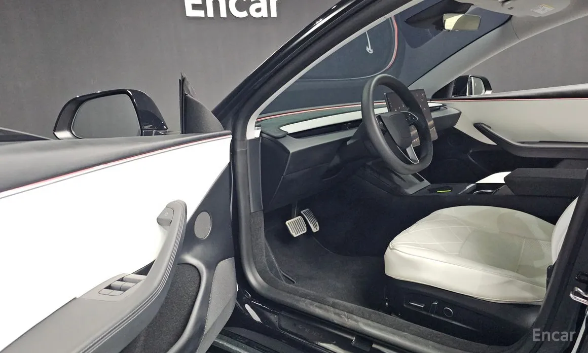 Фото 10 - Tesla Model 3