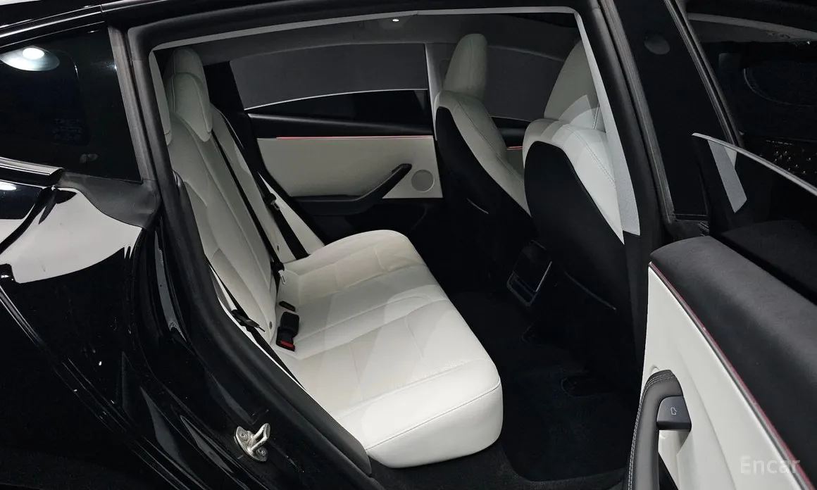 Фото 12 - Tesla Model 3