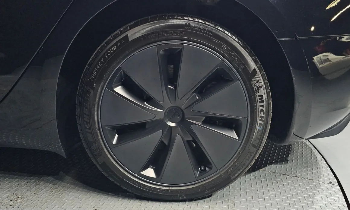 Фото 5 - Tesla Model 3