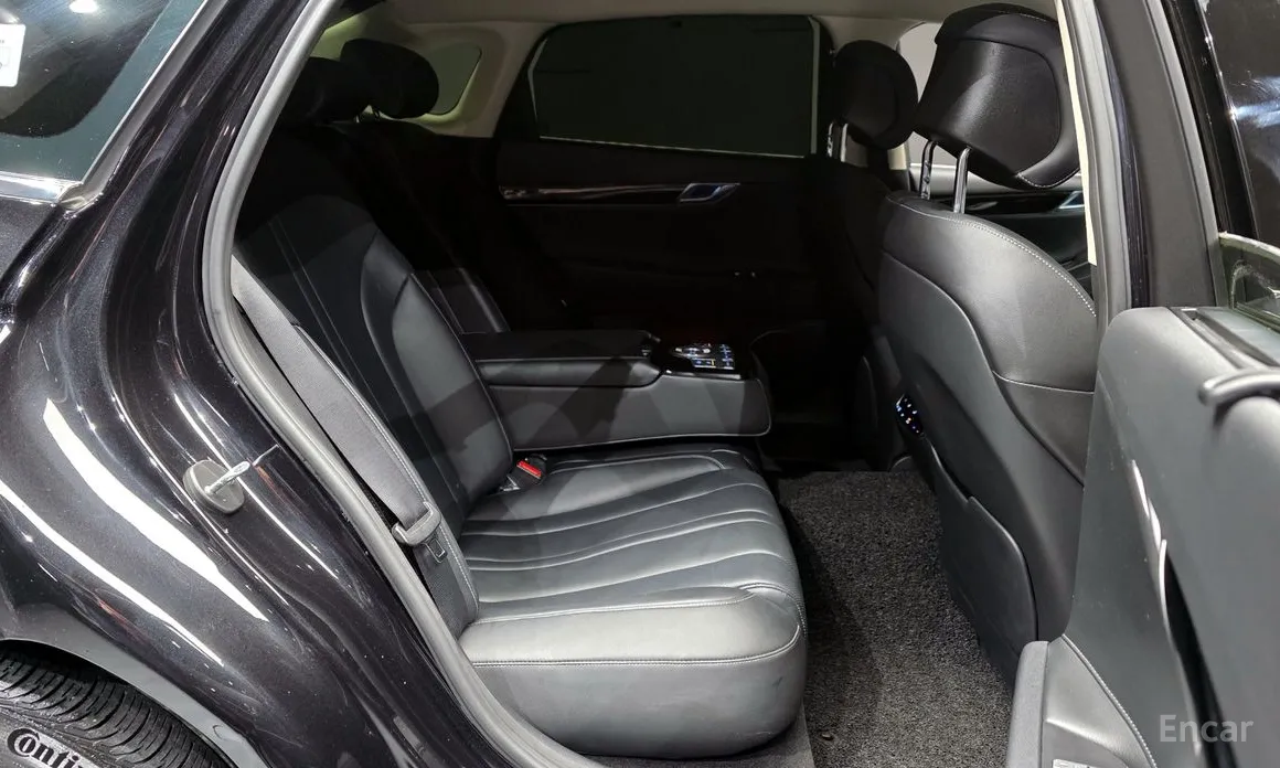 Фото 12 - Genesis G80