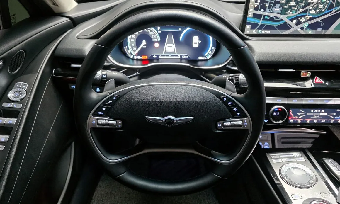 Фото 13 - Genesis G80