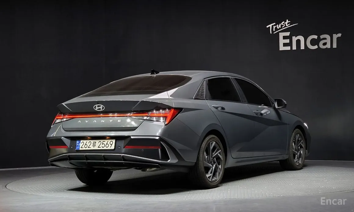 Фото 2 - Hyundai Avante